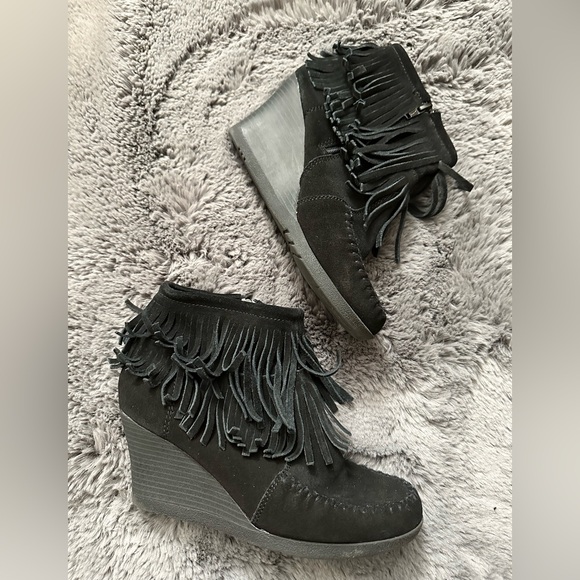 Minnetonka Suede Wedge Bootie in Black - Picture 4 of 14